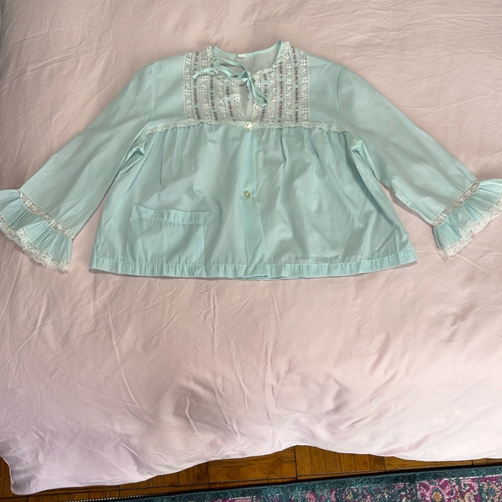 Vintage Baby blue crop top with black Lace Detailing size S